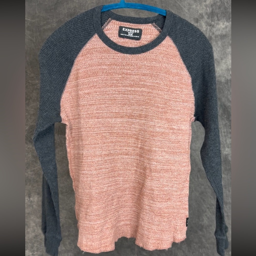 Express Waffle Knit Raglan Long Sleeve Shirt | Muted Mauve & Charcoal | Size M